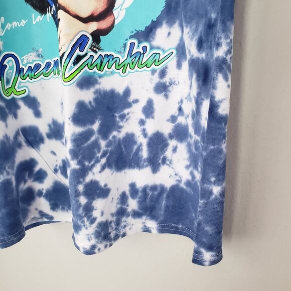 New Selena Official Merchandise Queen of Cumbia Tie Dye Graphic Logo T-Shirt Top - Picture 3 of 8